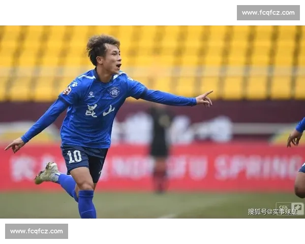 牛仔裤到射手王：高驰的绿茵逆袭路